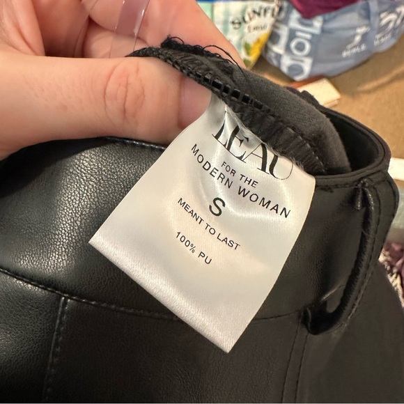 Leau Black Faux Leather Zip Ankle Pants Skinny Fit Size Small - Picture 6 of 6